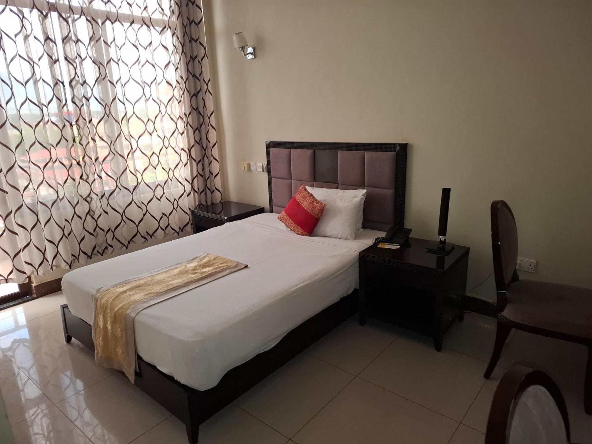 Flomi Hotel Morogoro ภายนอก รูปภาพ